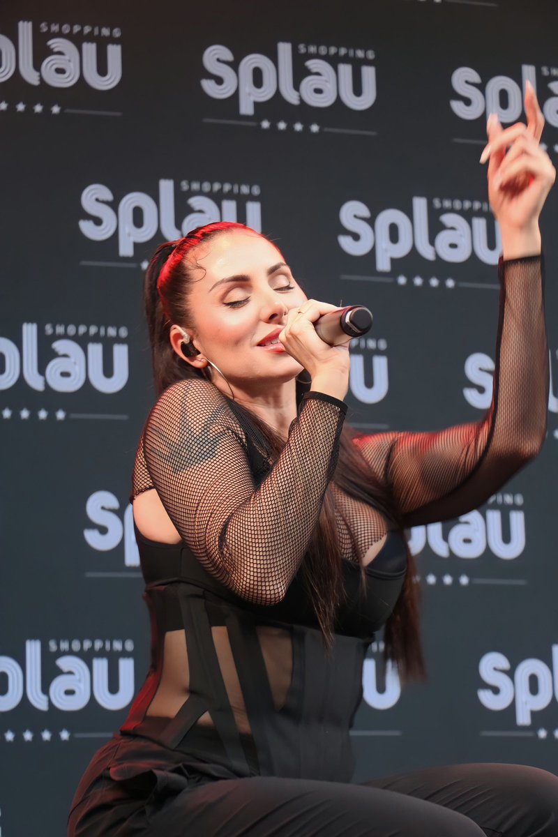 tnradio_'s tweet photo. Imágenes del concierto de @malarodriguez en #CCSplau 

📸 @Macoal67 
🙏🏼@Juackomusic @allnightprod 
.
.
.
#MalaRodriguez #MalaRodriguezEnConcierto #InConcert #Music #TNRadio
#TontacosNeuróticos https://t.co/c6kPfmadGx