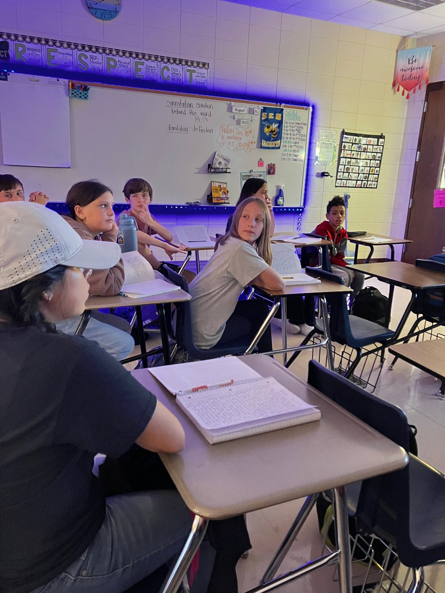 SEBMiddleSchool's tweet photo. Free write Friday and Builders Club Hat Day!  #placeofpossibility https://t.co/owAb63t0o8
