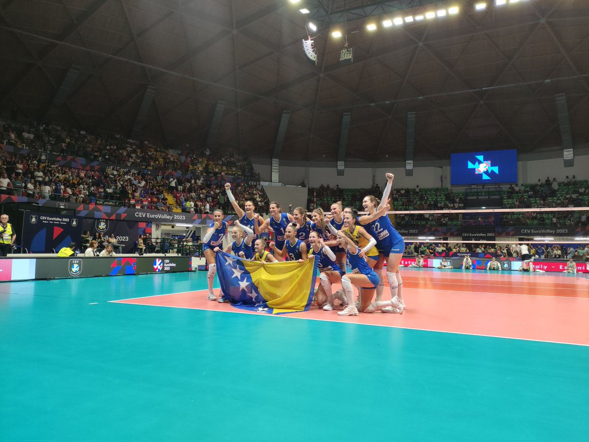 Win win win
🇧🇦 3 - 2  🇭🇷

#odbojka #volleyball #odbojkasice #odbojkatvojput  #europeanvolleyball #EuroVolleyW #volleyballyourway #volleyballtime #reprezentacija #reprezentacijabih #fun #playvolleyballgrowwithit #osbih #bosnaihercegovina