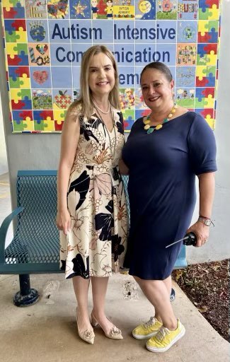 mdcps_profdev's tweet photo. Human Capital administrators support and salute new Principals on their second successful day of the 23-24 academic year. ✏️📚
@SuptDotres @MDCPS_HCMChief #YourBestChoiceMDCPS
#PrincipalInduction https://t.co/eTUrWLjJww