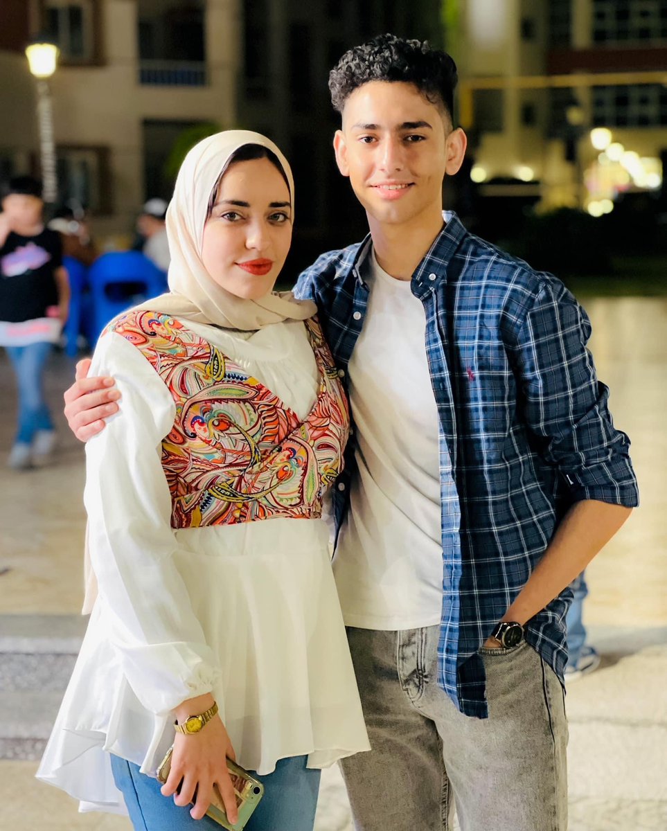 ياجماعه 
انا جايه اقولكم ان رسميا منشرنا زاد بالطو😂🧡
وبقي عندنا احلي واجمل دكتور بشري
مليون مبروك ياحبيبي ربنا يوفقك في الي جاي يارب واشوفك اكبر دكتور في الدنيا🧡🧡🧡🥹🫂