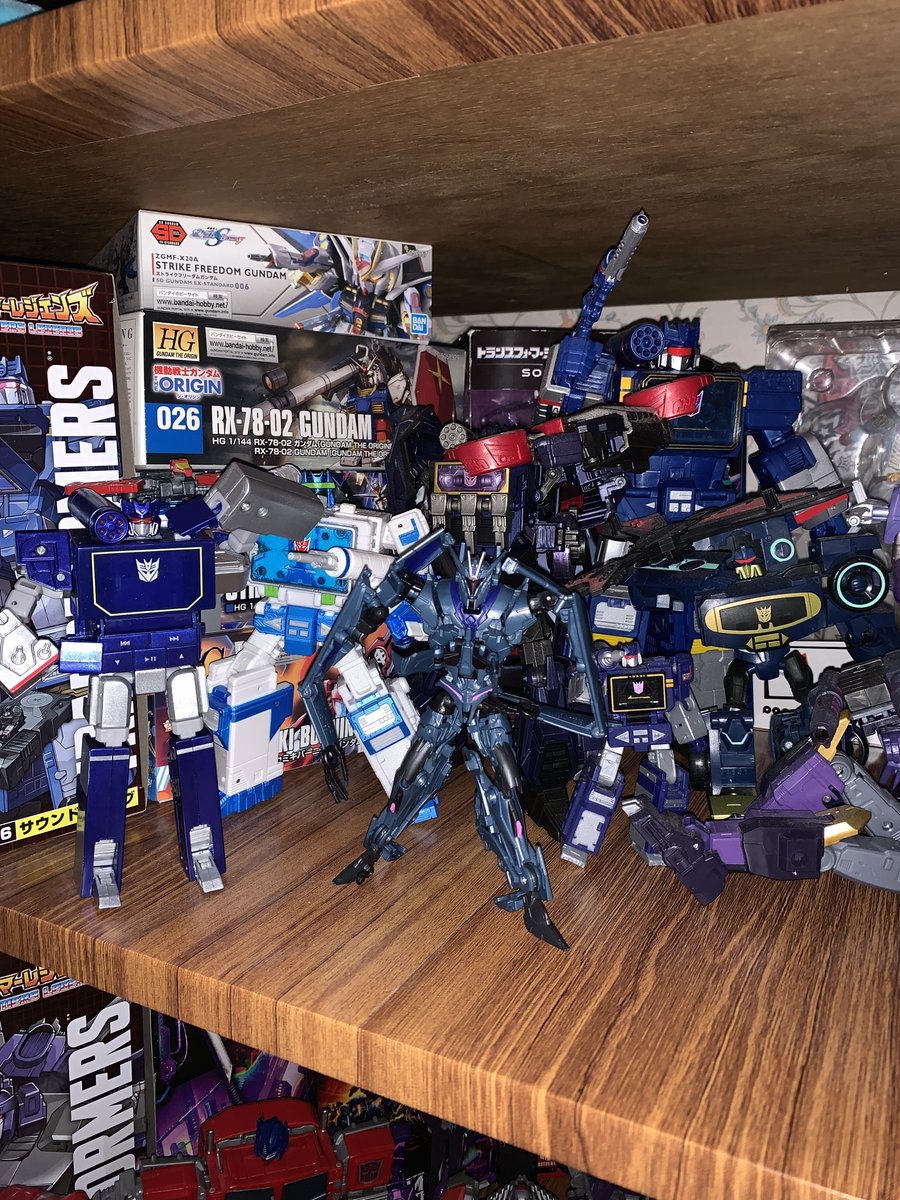 j_enn_y's tweet photo. you'll never guess my favorite transformer 🤭🥺🤓
#Transformers https://t.co/dFlftaSMJr