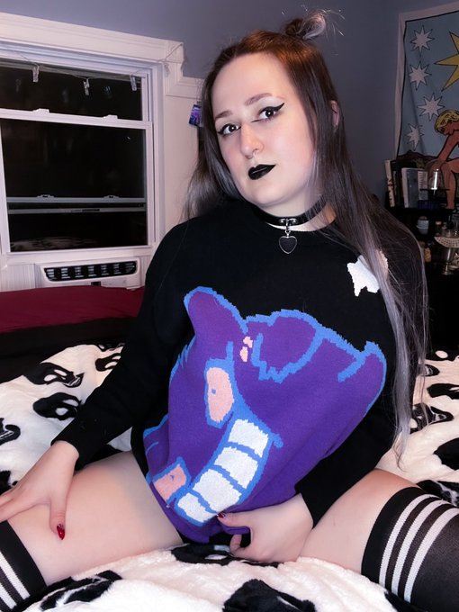 what&rsquo;s your favorite Pok&eacute;mon? 🖤💜 https://t.co/IdShmRFjsW