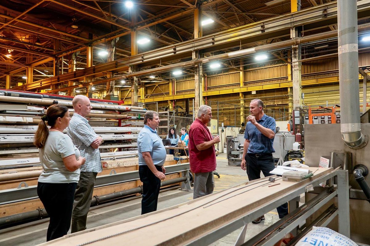 NeilLumsdenMPP's tweet photo. ποΈ #BuiltInHamilton | Stern Laboratories is an employee-owned π¨π¦ company in #HamiltonEast, who service the nuclear industry worldwide.
It was great to tour of their operation with President Gordon Hadaller and his team ahead of their 35th Anniversary Open House. https://t.co/4HqDmGBltt