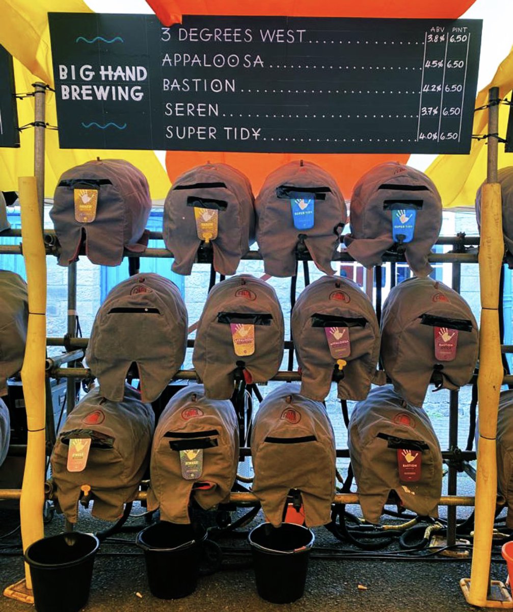 BigHandBrewing's tweet photo. If you are heading to the @GreenManFest this weekend make sure you enjoy a Big Hand! π» β
#greenmanfestival #greenmanfest #greenman23 #crickhowell #wales #lovebeer #music https://t.co/JAs0WWo1yZ