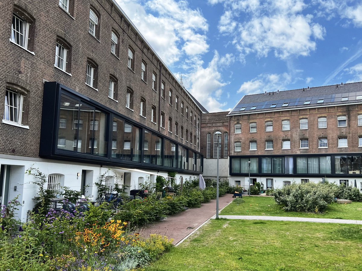 Qagggy's tweet photo. The Dutch are so good at this. When I was in Rotterdam, I visited Tuin van Noord, “Garden of the North,” a former prison converted into housing. https://t.co/kYTCWkhFaS