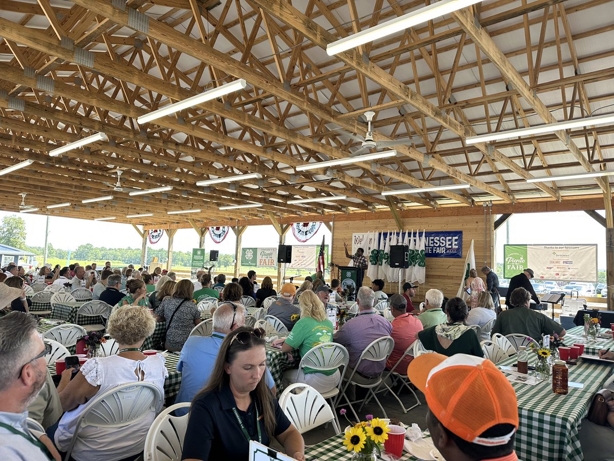 TNFarmBureau's tweet photo. We’re proud to be at the @Tennessee4H Picnic at the @TNStateFair! Always love supporting these young people, but especially supporting this event that is sending 4-Hers to 4-H camp every year. Beautiful weather and a great speaker in @NC5_LelanStatom!

#TNFarmBureau | #4HProud https://t.co/KLxpJXy7Ul
