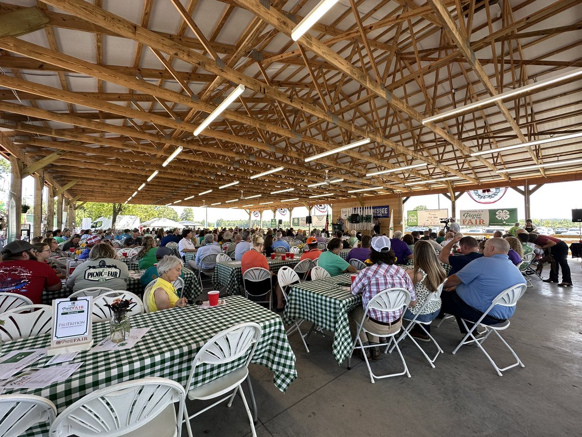 TNFarmBureau's tweet photo. We’re proud to be at the @Tennessee4H Picnic at the @TNStateFair! Always love supporting these young people, but especially supporting this event that is sending 4-Hers to 4-H camp every year. Beautiful weather and a great speaker in @NC5_LelanStatom!

#TNFarmBureau | #4HProud https://t.co/KLxpJXy7Ul