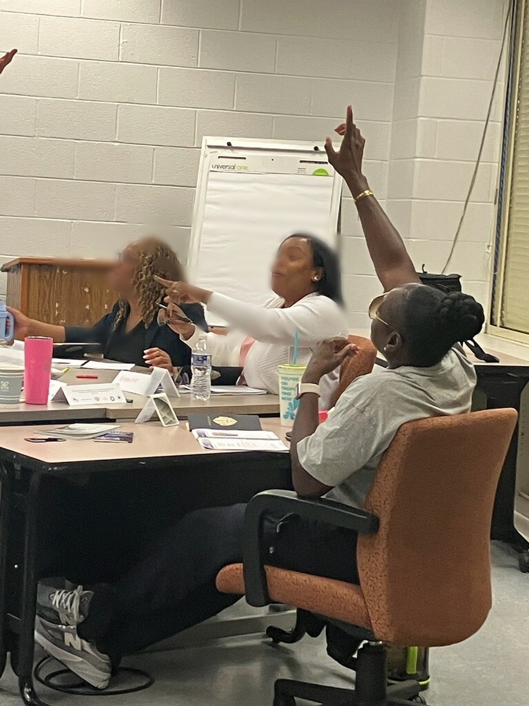 bluecourage's tweet photo. Howard, Dave & Lt. Valerie Patete wrap up the 2nd class this week for Metro PD, Wash. DC. The Lt is doing great- facilitating & leading discussions - putting in the work to learn & grow! Engagement & participation has been amazing!
#bluecourage #LEleadership #MPDDC #Motorola https://t.co/jCOc77m91P