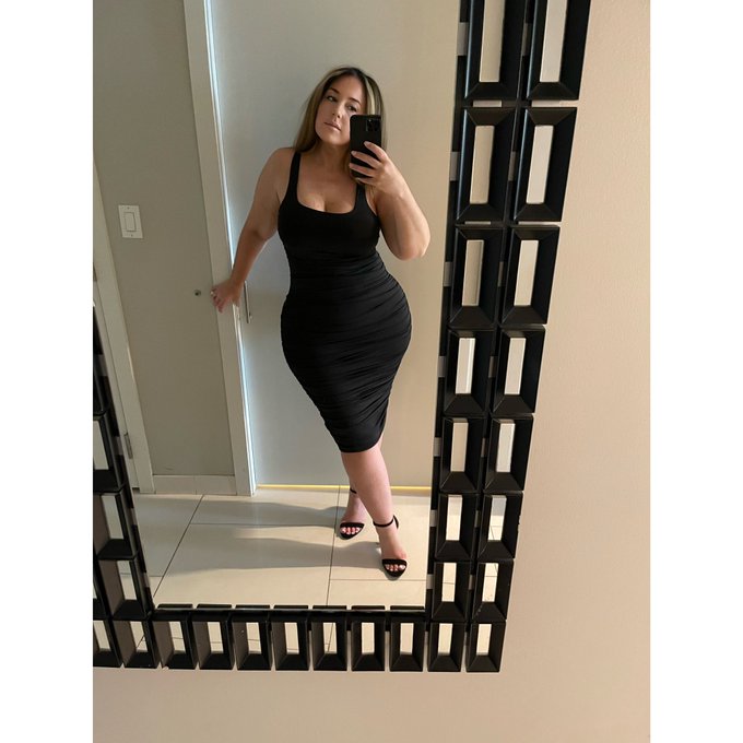 Some rando told me I was &ldquo;too funny to post pics of my body&rdquo; on Instagram. Hello IG is just pics. So<a href="/tag/americasgame"class="tags"><span>#americasgame</span></a>