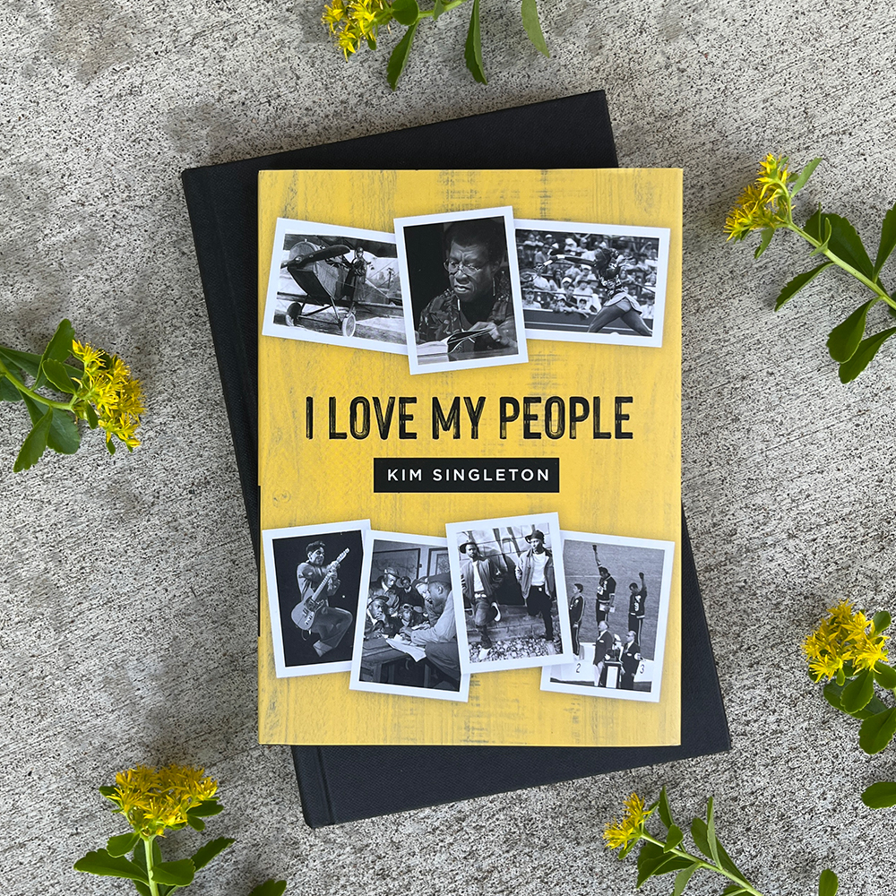 broadleaf_books's tweet photo. “I love I Love My People: this poem is a reminder of our varied stories, our flavor, and our joy. Singleton invites us to celebrate the Black journey and experience with light and adoration.”—Kandace L. Harris
@kaLeighgurlprof @weareblacklit https://t.co/NtKUm7ycnx https://t.co/TLBMKkfu1p