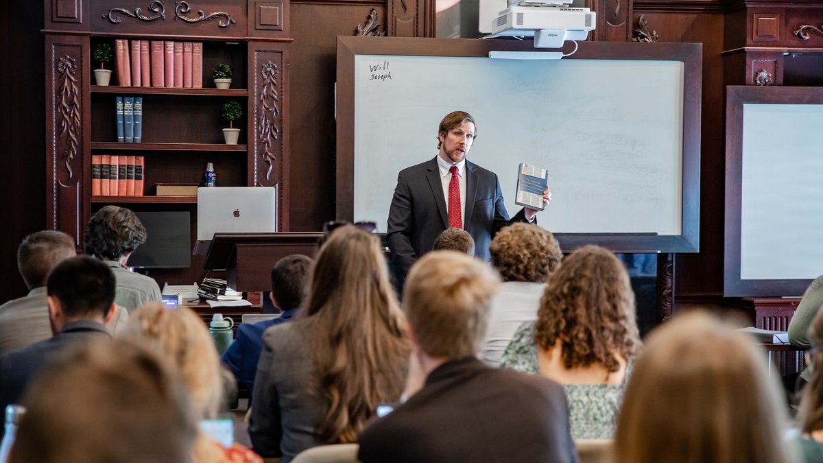 Our campus is full of life again as students conclude their first week of classes, form new friendships, and reconnect with their classmates. Will you please join us in praying for the fall 2023 semester?