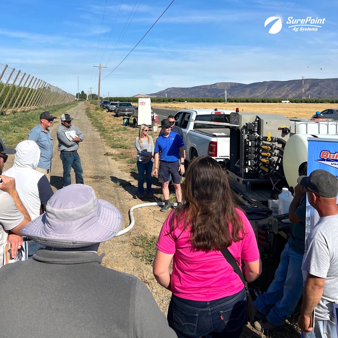 SurePointAg's tweet photo. #FieldDay with @rdoequipment and @johndeere in WA. We're passionate about #sprayerefficiency and #QuickDraw improves sprayer mixing and loading for so many reasons. Learn more at https://t.co/QBsQQlZibu. #SurePointAg #PrecisionAg #LiquidApplication #AgTwitter https://t.co/7cj1Xm1CmS
