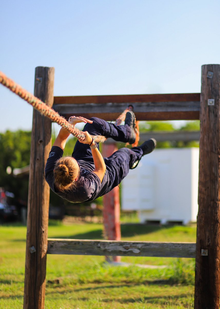 DallasPD's tweet image. Being in top physical shape is a requirement for DPD SWAT Operators. There are daily workouts and obstacle courses that push them to their physical limit.
Apply today at Dallaspolice.net/join-dpd to #JoinDPD, and learn more about career opportunities, like SWAT!
#TrainingThursday
