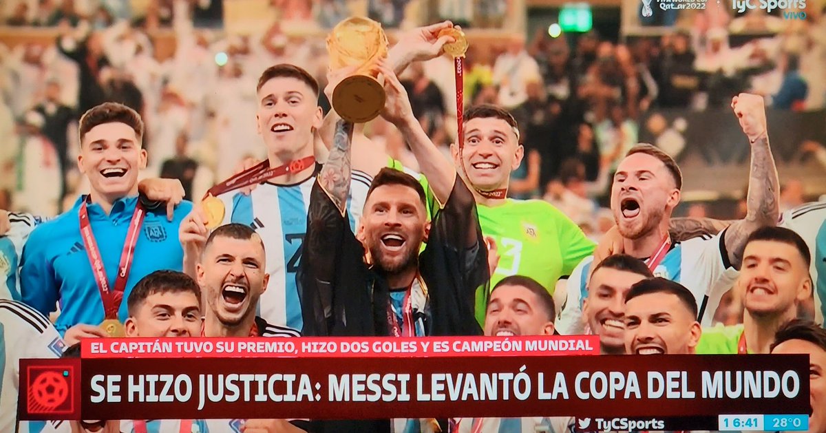 sprint221's tweet photo. No es la solución a nuestros problemas como país pero es un mimo al corazón recordar que hoy se cumplen 8 meses de que somos campeones del mundo 🏆⭐️⭐️⭐️⚽️🇦🇷🇦🇷🇦🇷🇦🇷🇦🇷🇦🇷🇦🇷🇦🇷 #ArgentinaCampeonDelMundo🇦🇷 #8Meses🏆🇦🇷⚽️⭐️⭐️⭐️ #MessiSeLoMeressi🏆🇦🇷⚽️ https://t.co/mdqjLFOf1P