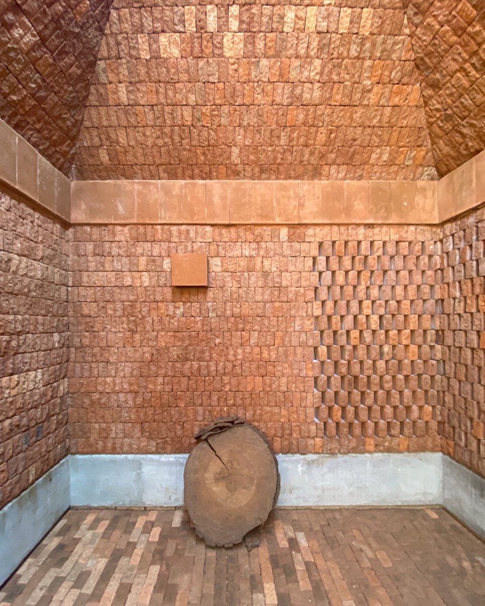 masa y vacío, color y pasión... Inscriptions are open for the planopli #architecturejourney to #mexico (Dec 8-20th, 2023)! Check the website for loads of photos &amp; info, a preliminary travel schedule and inscription modalities. Photo: <a href="/fernandacanales/">Mª Fernanda Canales</a>, casa terreno © Jao Smet