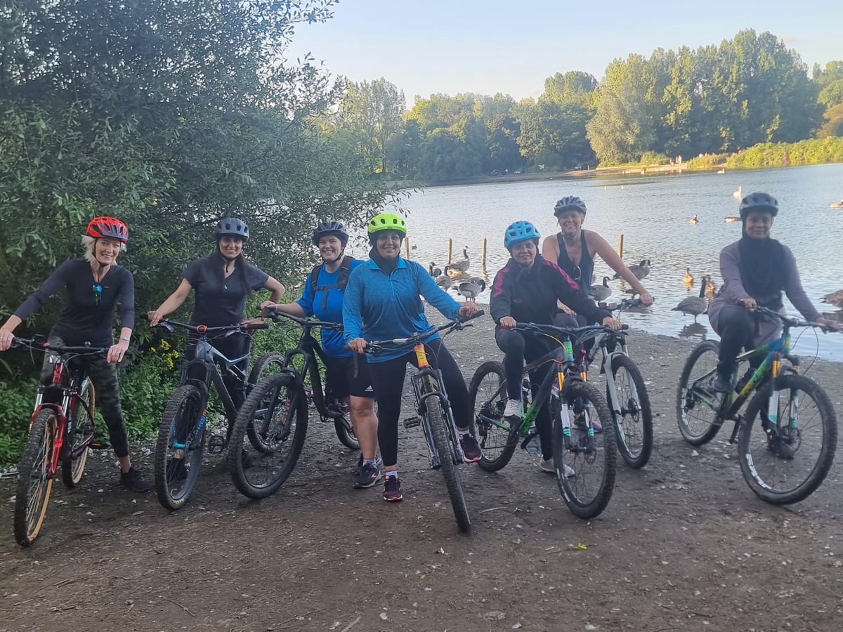 Fabulous led women's ride from the #wavebikehub 
Thanks Jen for leading and thanks Khadija for photos #onelesscar #activetravel @BoltonCVS @BritishCycling  #thisgirlcan @Sport_England  #cycleandstride #KeepBoltonMoving #placestoride #activewomen #environmentallyfriendly