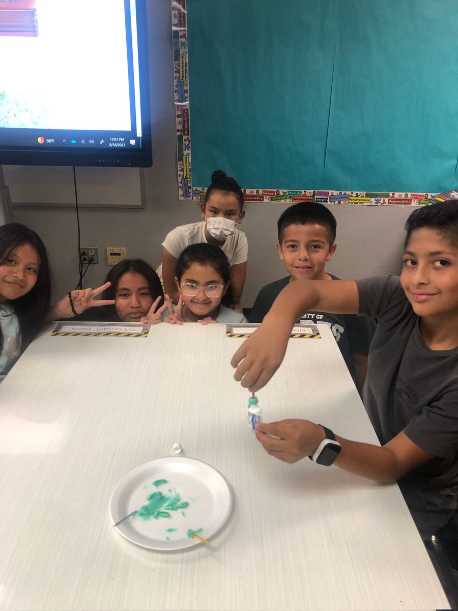 Words matter! When we use our words in hurtful ways online, we can't take them back. Just as these 5th graders are demonstrating how difficult it is to put toothpaste back in its tube. @ValVerdeUSD <a href="/ValVerdePBIS/">VVUSD_PBIS</a>