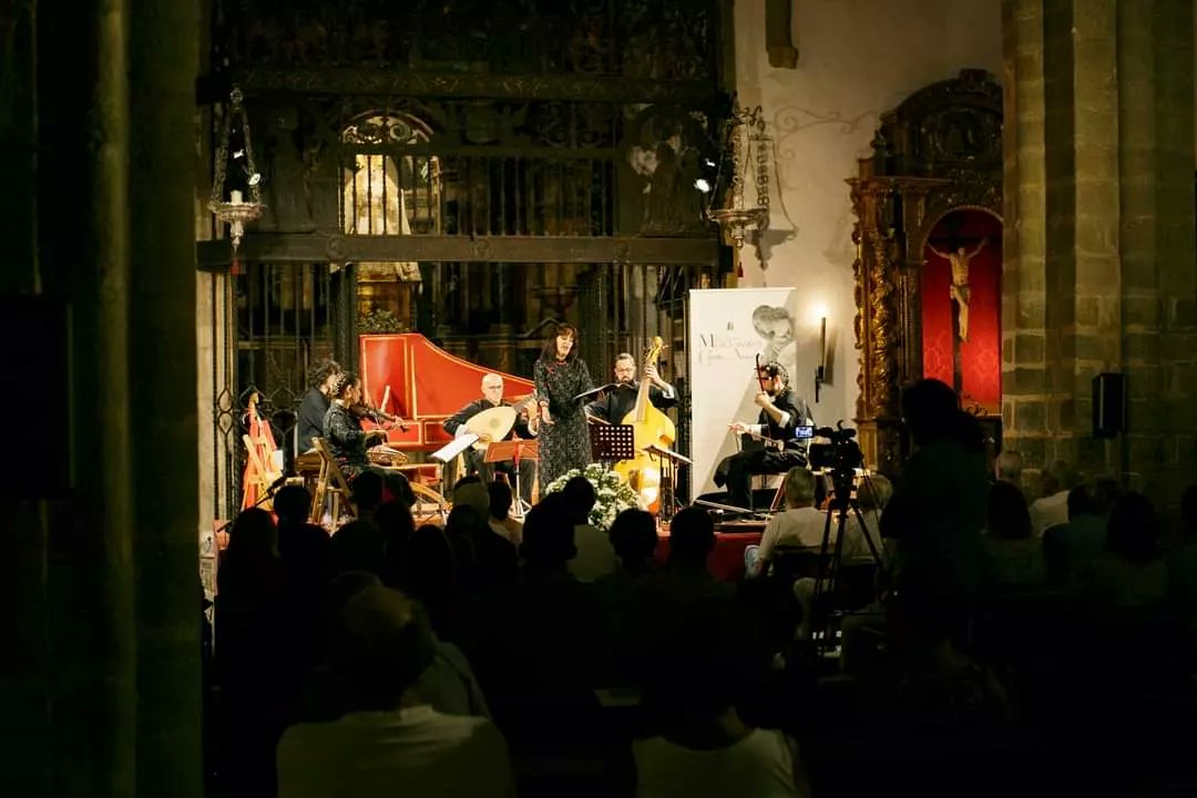 iliber_ensemble's tweet photo. FOTOS 📷🎶 Fragmentos de nuestro concierto de hace una semana en #Aracena, abriendo la XXX Muestra de Música Antigua #CastilloDeAracena con @tonosyayres ✨
📸 Carlos Martínez Brioso
#ElClaveDelEmperador #DiegoDePantoja #ÍliberEnsemble #iliberensemble #TodosLosTonosYAyres #MMACA https://t.co/bd8vySE7PR