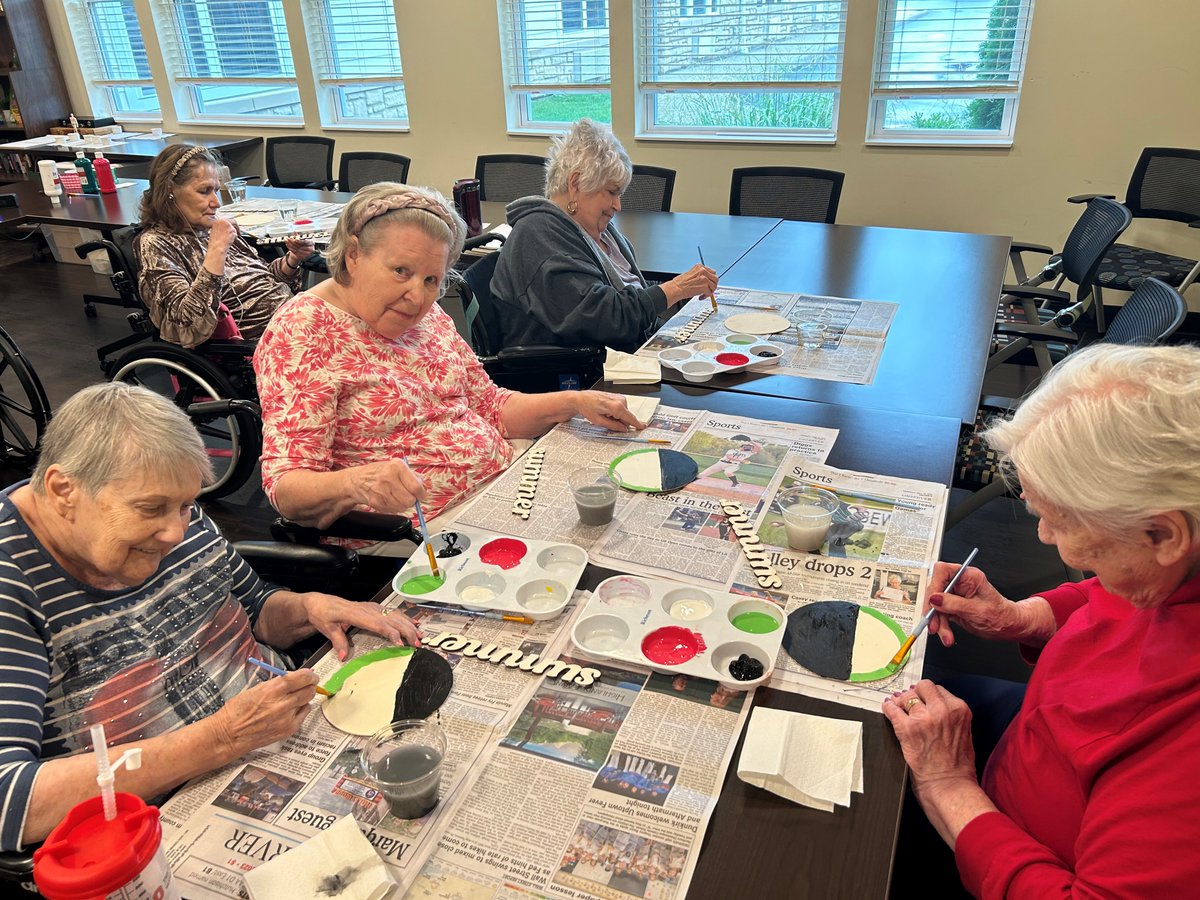 NorwichSprings's tweet photo. Here are some photos of our residents working on summer watermelon door signs in one of our recent artisans groups! 😎 🍉 ☀️ 

#ArtsandCrafts #LiveWithTrilogy #seniorliving https://t.co/rYZ92g9QGR
