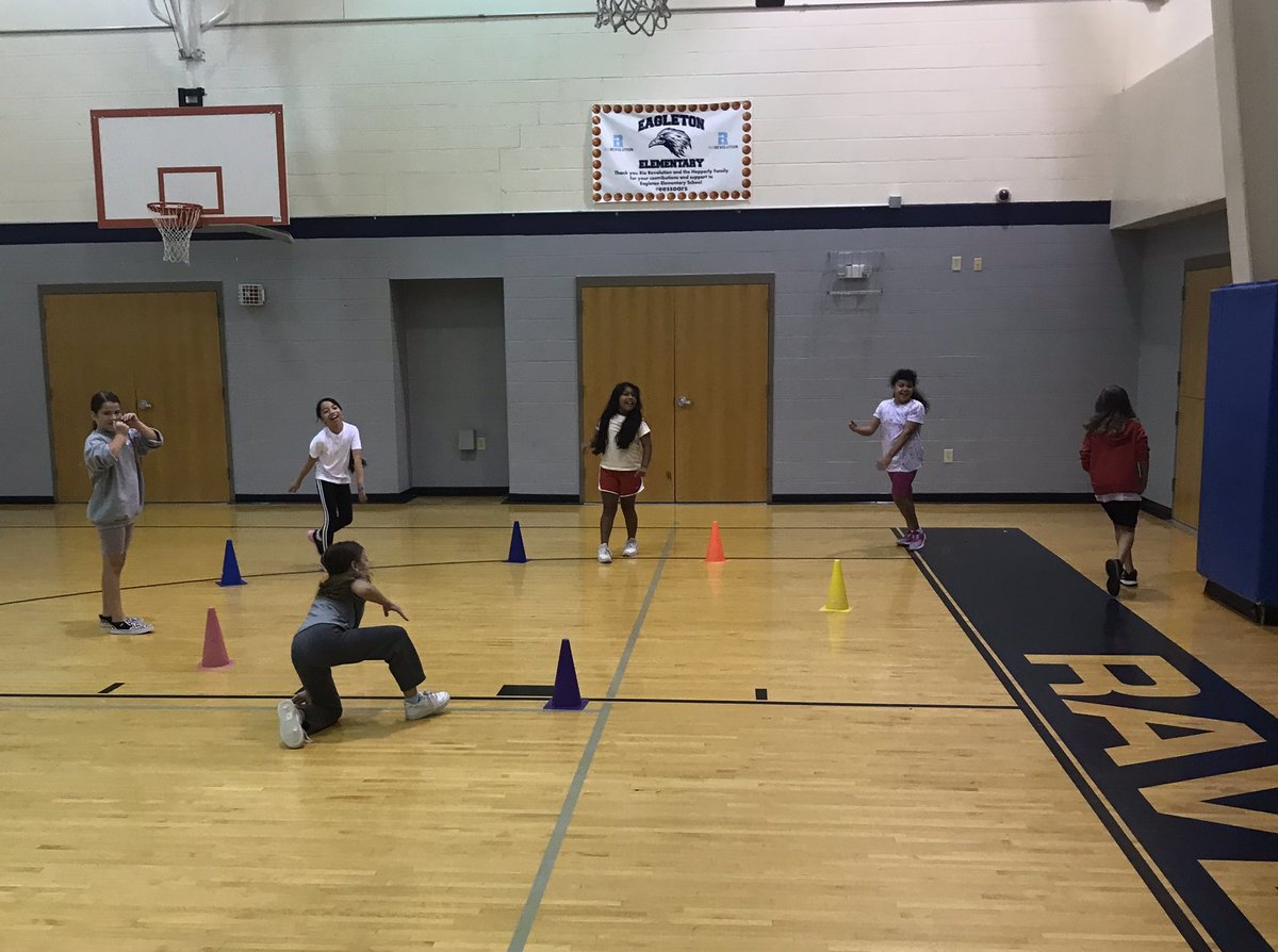 AcuffCoach's tweet photo. Strikerball to end the week!! 😜 #eessoars https://t.co/b3MYO679bC