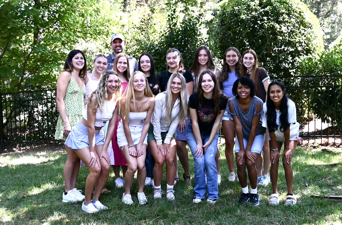 akxctf's tweet photo. Before the XC season officially kicks off tomorrow, a little flashback to this summer's 1st Annual XC Alumni Brunch in early August.  It was great to see so many former runners and our 2023 together in one place!  @AKSportsInfo https://t.co/YqH7WbTgFS