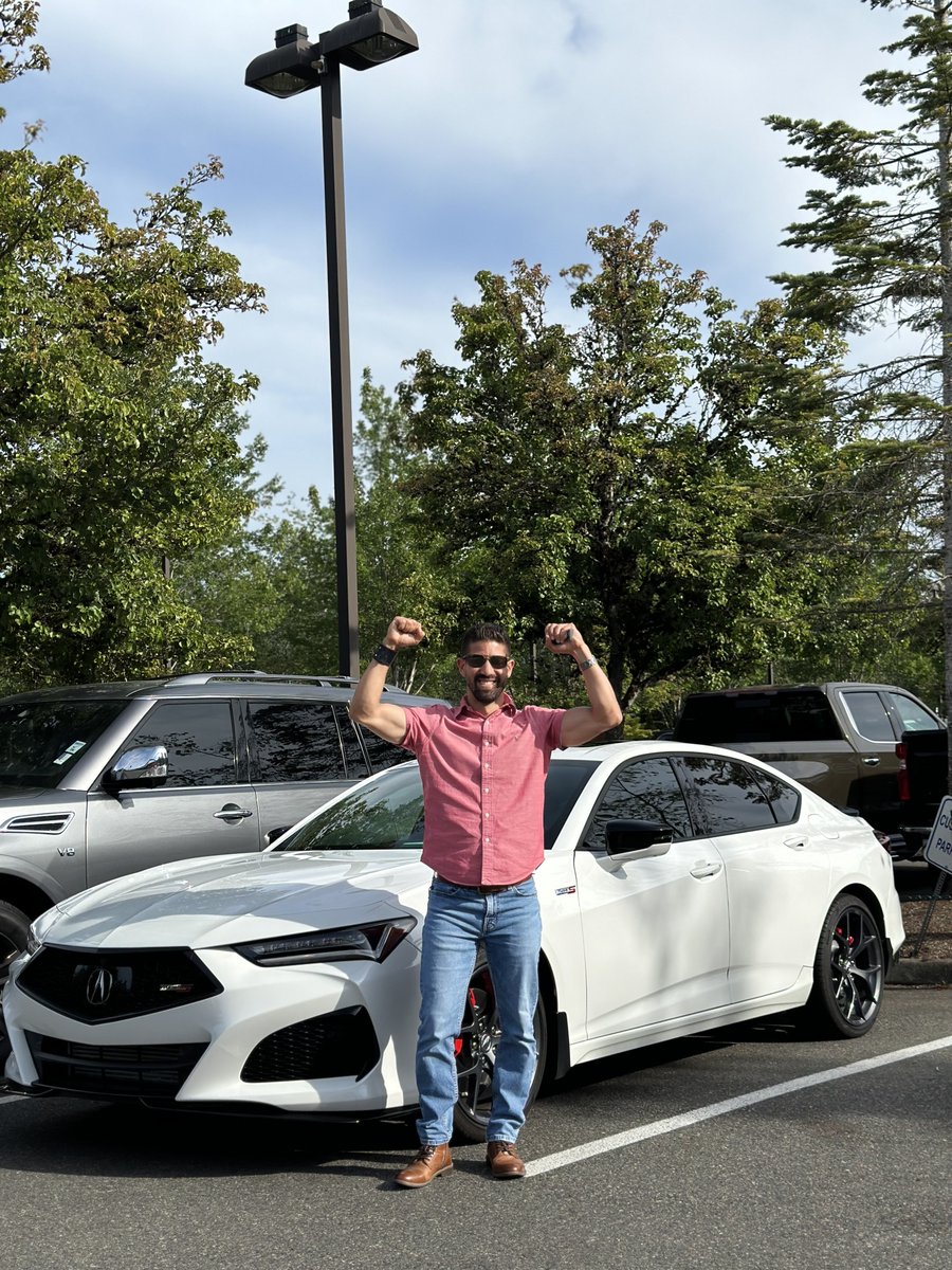 evergreenchevy's tweet photo. Mr. Castro bought a 2013 Honda Accord from us 7 years ago, totaled his old rig, and flew up to Evergreen Chevrolet to purchase this 2021 Acura TLX Type S from his Sales Consultant, Mikey Bennett! Thank you for your loyalty, Mr. Castro! 🙌🎉 https://t.co/DPq9LAeM9G