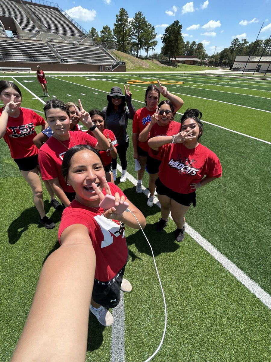 NorthShoreSB's tweet photo. Had a great first week of workouts so today we hunt! Team bonding scavenger hunt was a success!! https://t.co/hjmlZhtHF6