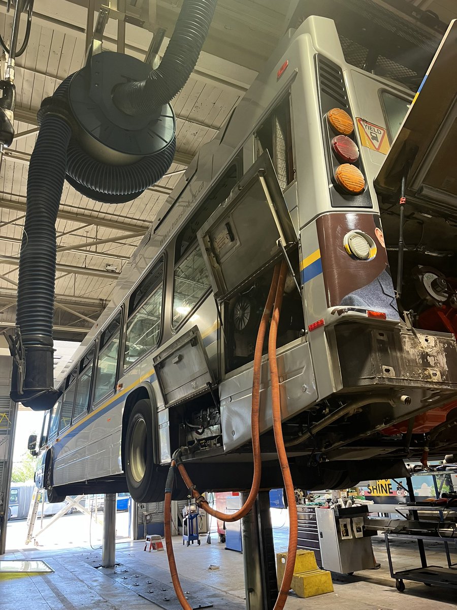 Today we’re at Burnaby Transit Centre
✅+800 employees 
✅serving/overhauling 250 buses
✅BTC routes travel to 4 post-sec campuses, the mountainous north shore, Vancvr, including the 99 BLine
✅All bus stop signs done here, for the ENTIRE REGION 🙌🚌
Thanks for the tour CMBC!