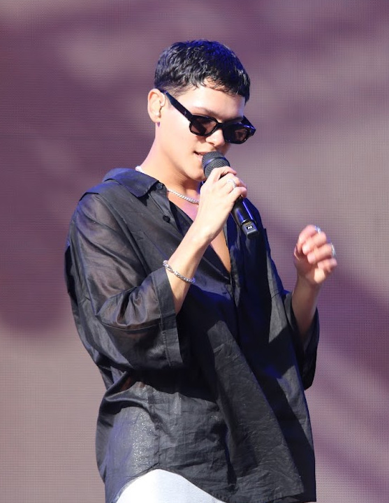 SimonsPurpleH's tweet image. edited closeups 5 #RixFM Malmö @OmarRudberg