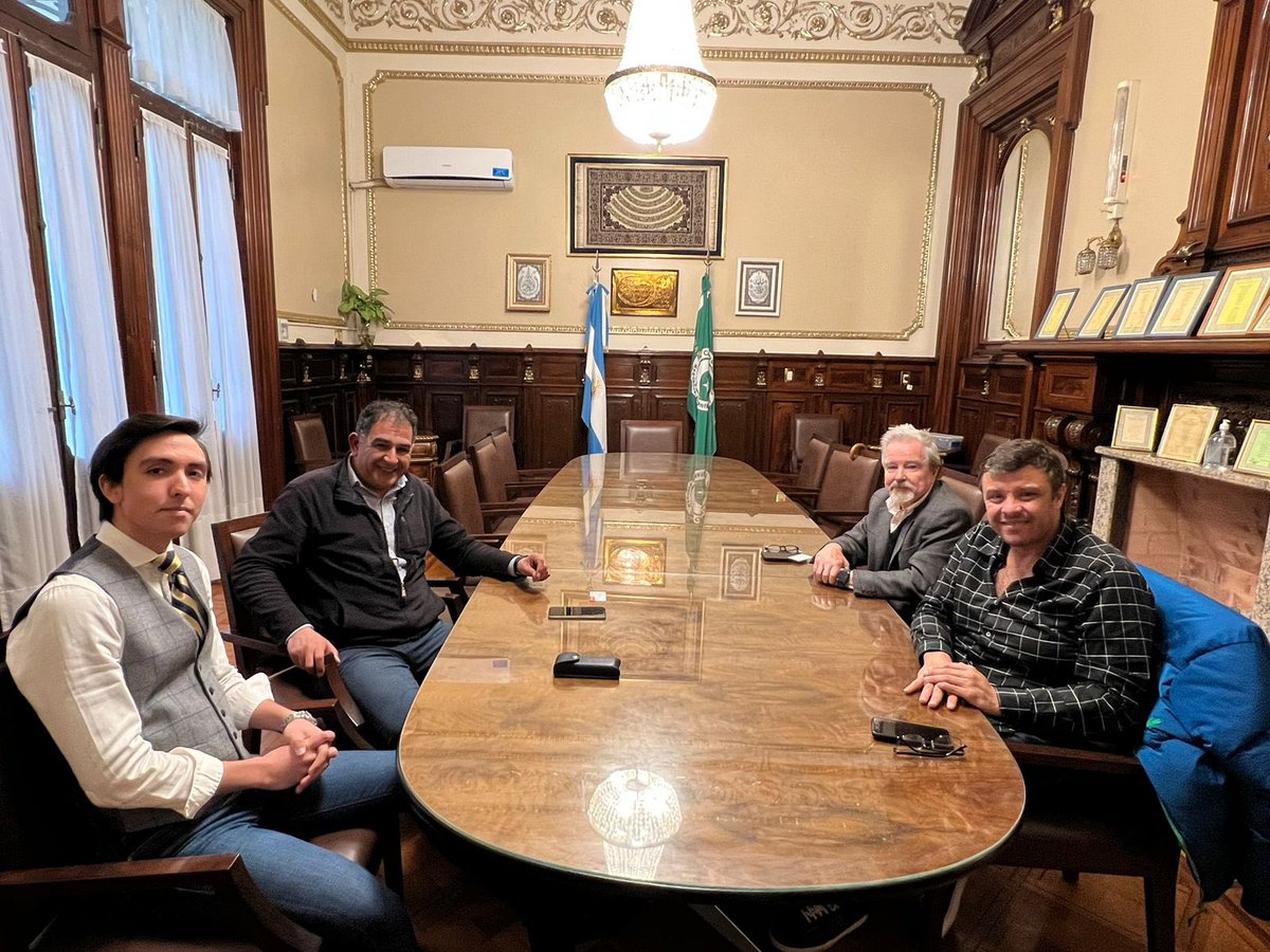 Se reunieron en en la mañana de ayer en el <a href="/cira_islam/">Centro Islámico de la República Argentina</a> el Secretario de  Agricultura de la provincia de La Rioja, <a href="/ErnestoHarry/">ernesto perez</a> Perez, el director del Departamento Halal de dicho Centro, Sr. Alexis Yamil El Sayer y el Ing Carlos Rizzuti de la <a href="/MercosurAseanCC/">MACC MercosurAsean</a> …