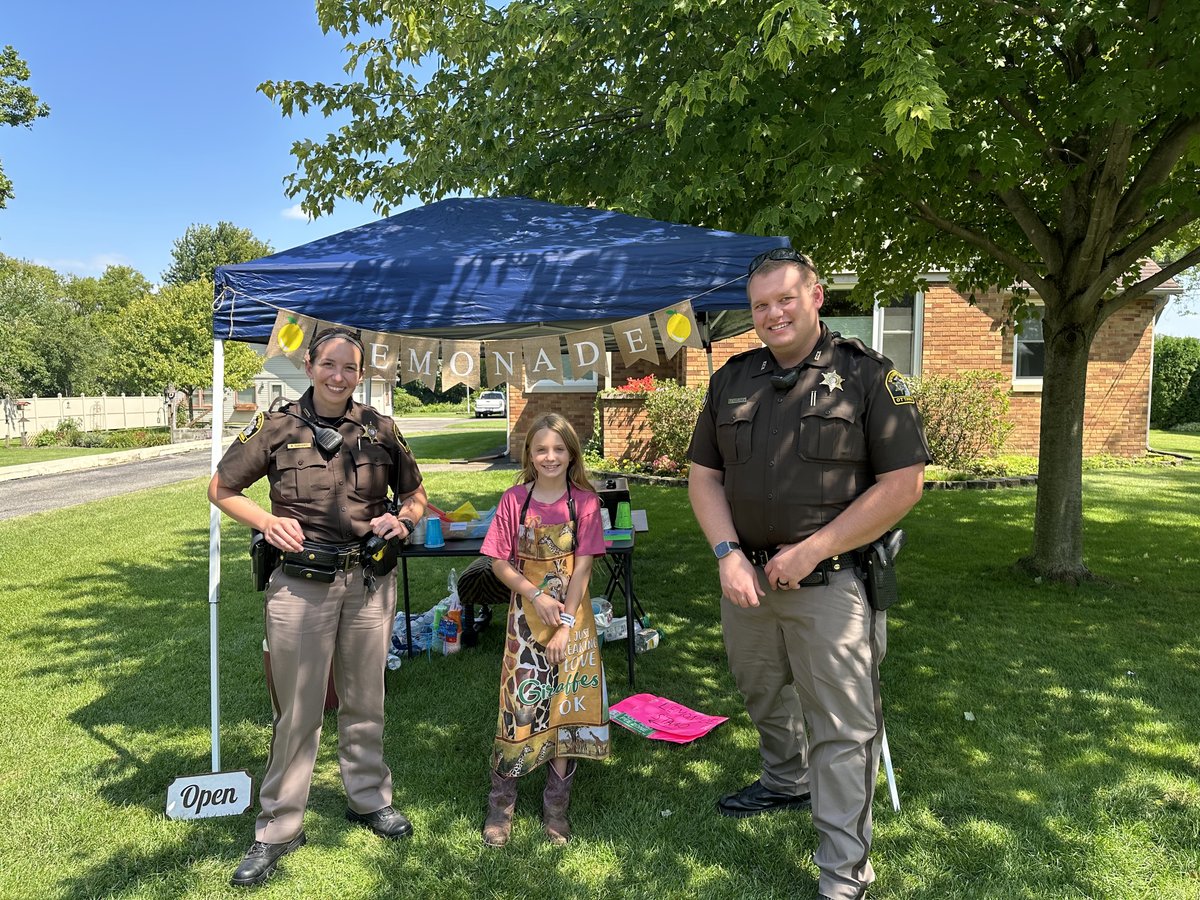 Deputy Saechao and Deputy Cieslinski enjoyed a quick refreshment in Zeeland Township this afternoon! Thank you Korie for the letting us stop by your lemonade stand on this beautiful day!
#lemonadestand #lemonade #CommunityPolicing