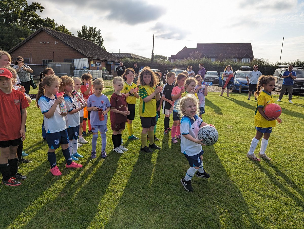 Angie Westgate ⚽️ (@angiejw27) on Twitter photo After the most awesome day yesterday, still buzzing and took some of the learning to the future Lionesses <a href="/OldCattonJFC/">Old Catton Junior FC</a> Wildcats
#GFCC23 <a href="/EnglandFootball/">England Football</a>
<a href="/EnglandLearning/">England Football Learning</a> #WildcatoftheWeek After the most awesome day yesterday, still buzzing and took some of the learning to the future Lionesses <a href="/OldCattonJFC/">Old Catton Junior FC</a> Wildcats
#GFCC23 <a href="/EnglandFootball/">England Football</a>
<a href="/EnglandLearning/">England Football Learning</a> #WildcatoftheWeek