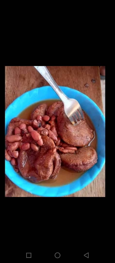 IRUMBAMOSES8's tweet image. When we talk about life is hard at the university this is wat we mean #compus