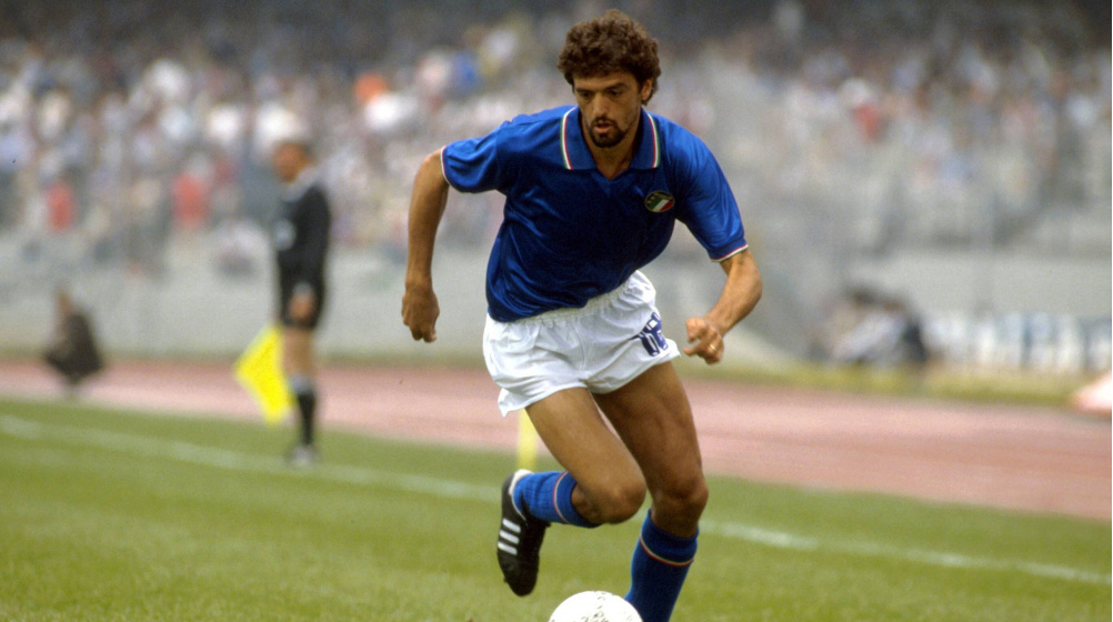robertmdaws's tweet image. #AlessandroAltobelli. Prolific goalscorer. Between 1980 and 1988 he played for #Italy 🇮🇹 61 times and scored 25 goals