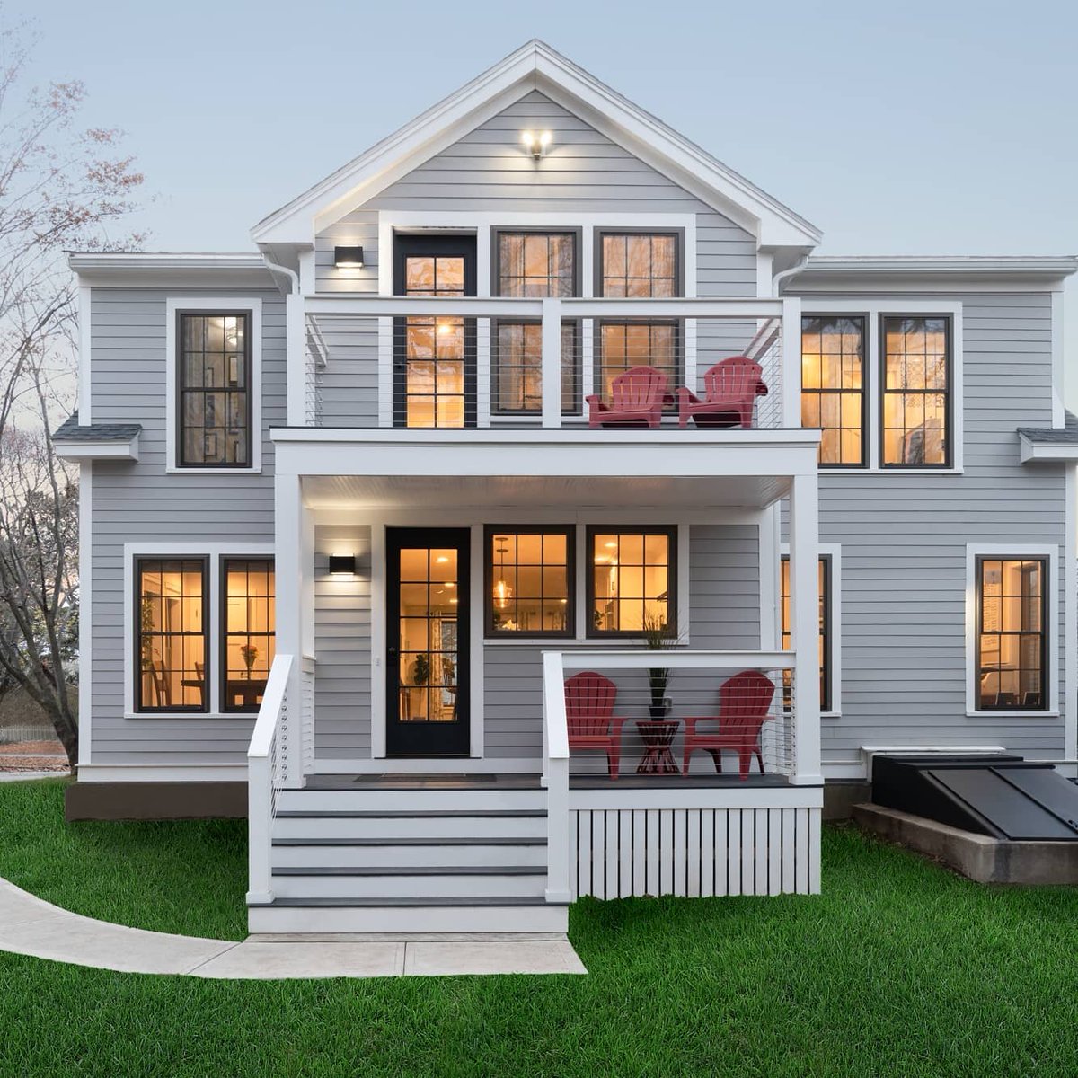 JamesHardie's tweet photo. With a low-maintenance exterior, it’s easy to keep your house looking clean and fresh. Hardie® siding comes with a 30-year limited product warranty. Request a quote today! https://t.co/FAMADNjpv3 Get this look with #LightMist. 🛠️ @portone_co #JamesHardie #Siding https://t.co/M2ee1tGKb0