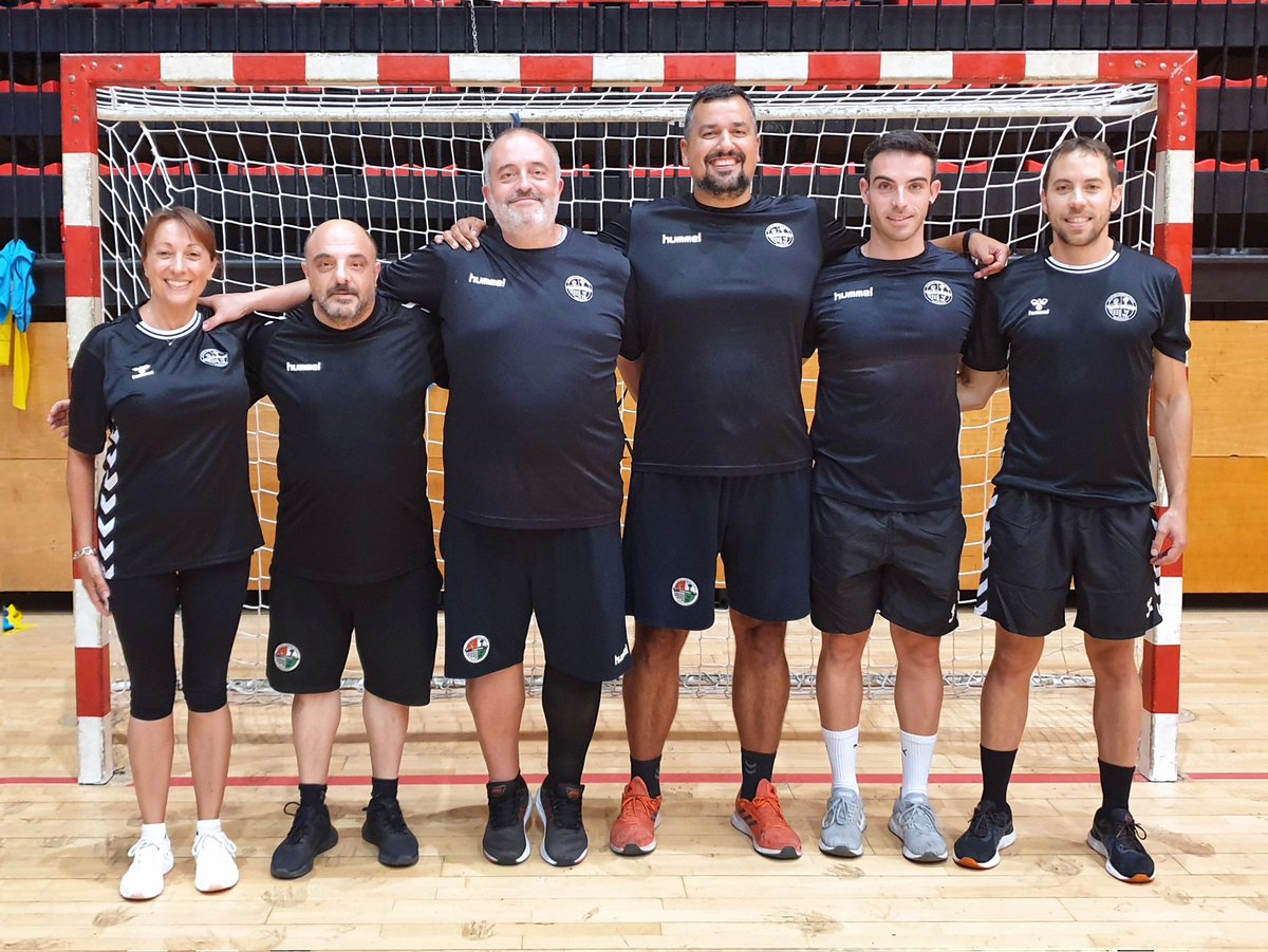 🔊 CUERPO TÉCNICO 2023-24
🎙Joseba "Haito" <a href="/josebarod69/">Jᴏsᴇʙᴀ</a> continuará con Asier <a href="/AsierOtegiAlvar/">Asier Otegi Alvarez</a> ayudante, Carlos <a href="/carlucos2/">carlucos</a> entrenador de porteras, Guillermo <a href="/GuillermoMP_/">Guillermo</a> de <a href="/Strongenos/">StrongEnos</a> preprador físico, Cestero <a href="/Cestero_LM/">Cestero</a> masajista y se une Amaia Molina como delegada.
#ZuazoGara