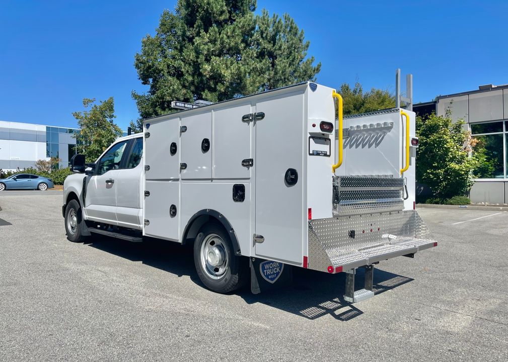 WorkTruckWest's tweet image. 🔶Build of the Week | Ford F350 Service Truck Package🔶
This Custom Work Truck West 9' Aluminum Body on a 2022 Ford F350 Super Cab Chassis will be Performing Park Maintenance in the Lower Mainland! 
#WorkTruckWest #NeedsMet #customworktruck #customtruck #worktruck #servicetruck
