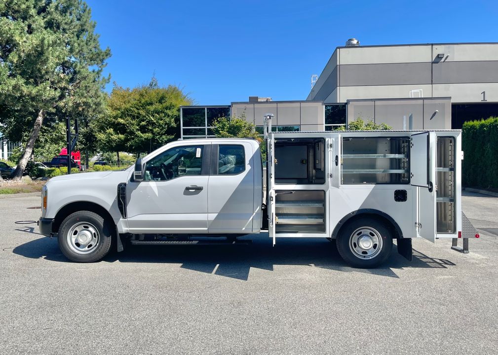 WorkTruckWest's tweet image. 🔶Build of the Week | Ford F350 Service Truck Package🔶
This Custom Work Truck West 9' Aluminum Body on a 2022 Ford F350 Super Cab Chassis will be Performing Park Maintenance in the Lower Mainland! 
#WorkTruckWest #NeedsMet #customworktruck #customtruck #worktruck #servicetruck