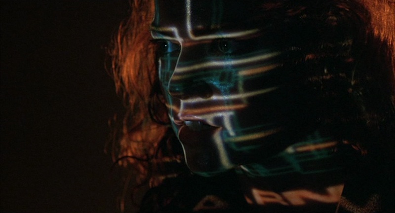 stagescreen60's tweet image. HARDWARE (1990)

Dir: Richard Stanley
DP: Steven Chivers
Music: Simon Boswell

Claustrophobic horror set in the future as a robotic killing machine terrorizes a post-apocalyptic slum. Dazzling style, gritty production design &amp;amp; perfect pace. Gold-standard cyberpunk. #scifi