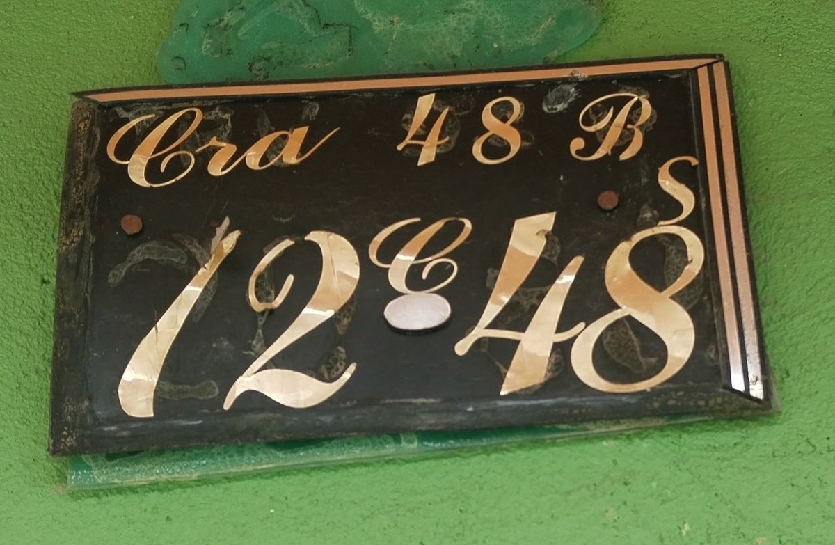 FerminGelvez's tweet photo. Señores @AcueductoBogota hasta cuándo van a enviar personal calificado a realizar el arreglo de esta fuga de aguas negras aquí en la KR 48B #72C- 48 sur santa Rosita, miren que estás excavaciones son un peligro para los niños ... https://t.co/khdaHz97jf