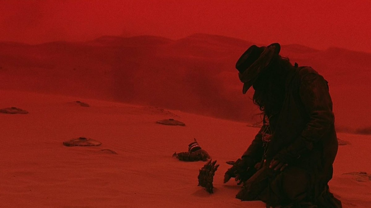 stagescreen60's tweet image. HARDWARE (1990)

Dir: Richard Stanley
DP: Steven Chivers
Music: Simon Boswell

Claustrophobic horror set in the future as a robotic killing machine terrorizes a post-apocalyptic slum. Dazzling style, gritty production design &amp;amp; perfect pace. Gold-standard cyberpunk. #scifi