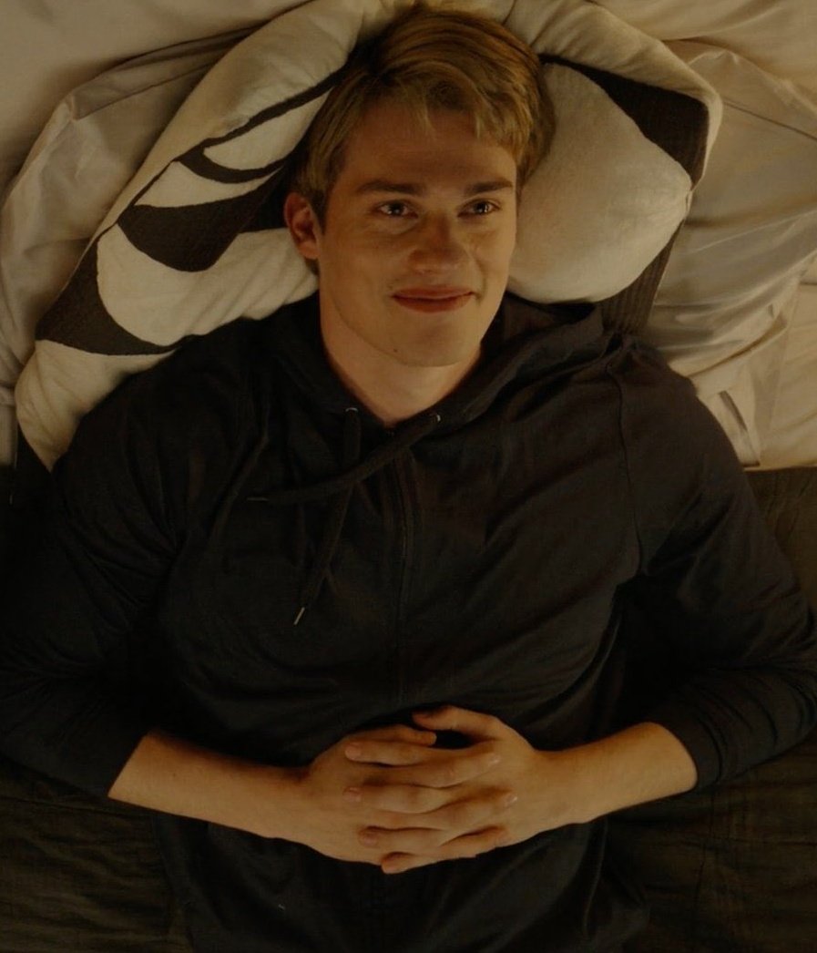 i just know this was henry later in his bed after the cornetto situation