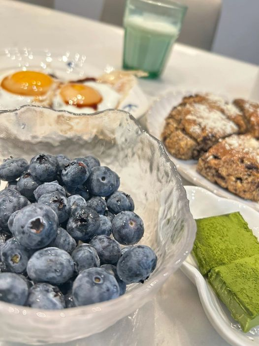 Mary19840722's tweet photo. Blueberries are sweet and tart and have the reputation of being the "third generation of the world's king of fruits" and are listed among the "Top Five Health Foods for Humanity" by the Food and Agriculture Organization of the United Nations.#Blueberries https://t.co/kgtvefUJ45