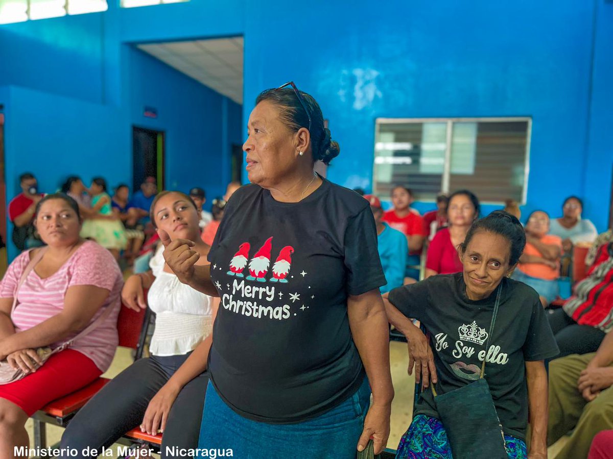 El Ministerio de la Mujer, realizó charlas en el barrio Camilo Ortega de Managua, abordando el tema de la Responsabilidad Compartida de la Familia y la Comunidad, con el objetivo de prevenir las adicciones en adolescentes y jóvenes.
#Nicaragua
#18Agosto