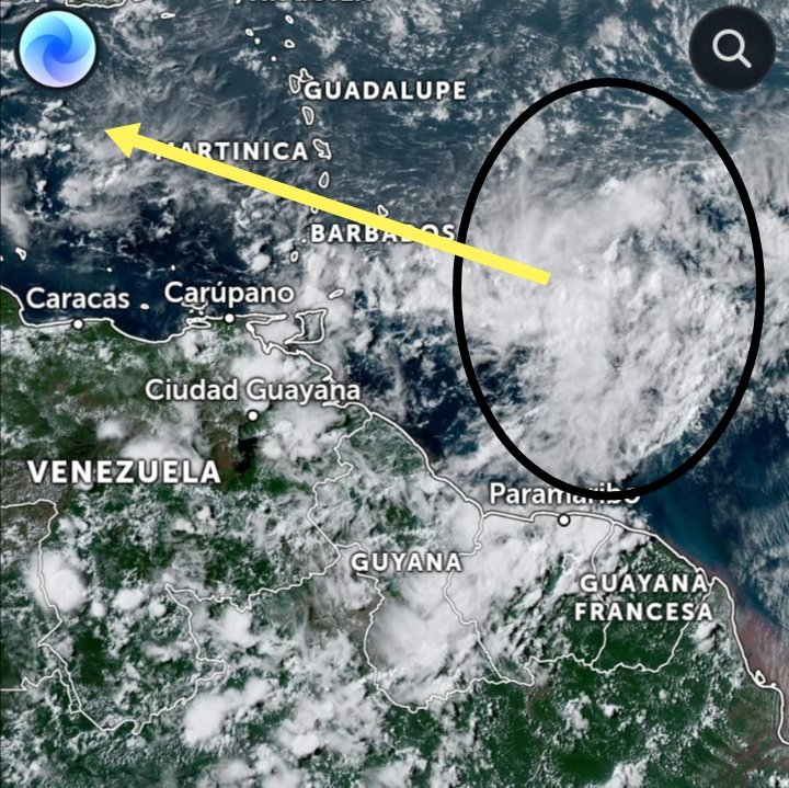 Onda tropical al Este de Venezuela. Se muestra con nubosidad convectiva generadora de lluvias y algunas tormentas. Se vigila su   avance hacia el oriente de Venezuela a partir de la madrugada del sábado. En Nueva Esparta, virazón del viento, altas temperaturas y aguaceros. #18Ago