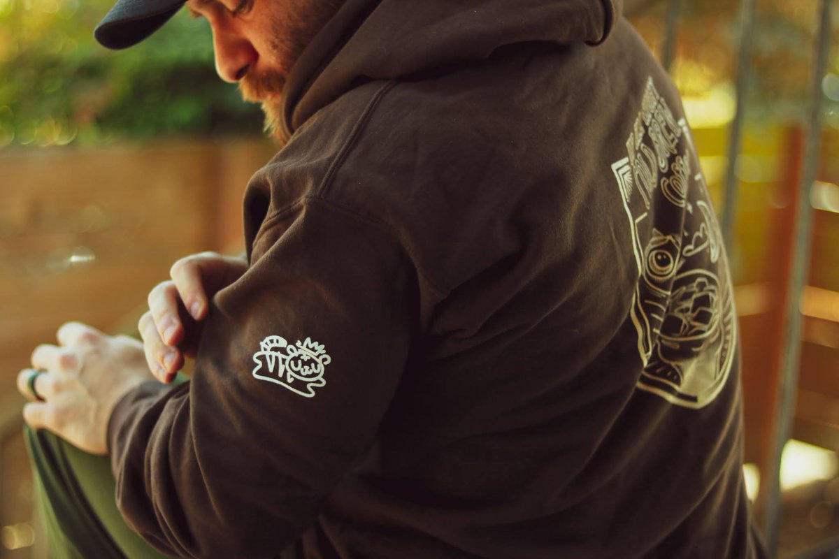 boltweardesigns's tweet photo. It's time for cozy core! 🍂🍁 And we got the best line up of new stuff! 
Check it
https://t.co/TG4RuMfd8s https://t.co/ZkpNME6L4x