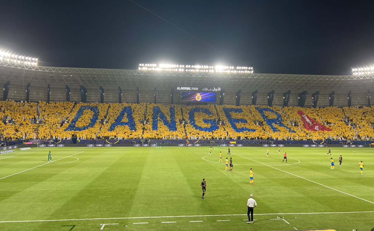Sul6an_N's tweet photo. ماتدري التيفو دعم ولا تنبيه 😅
.
.
.
 #النصر_التعاون https://t.co/OmUg1UF1ol