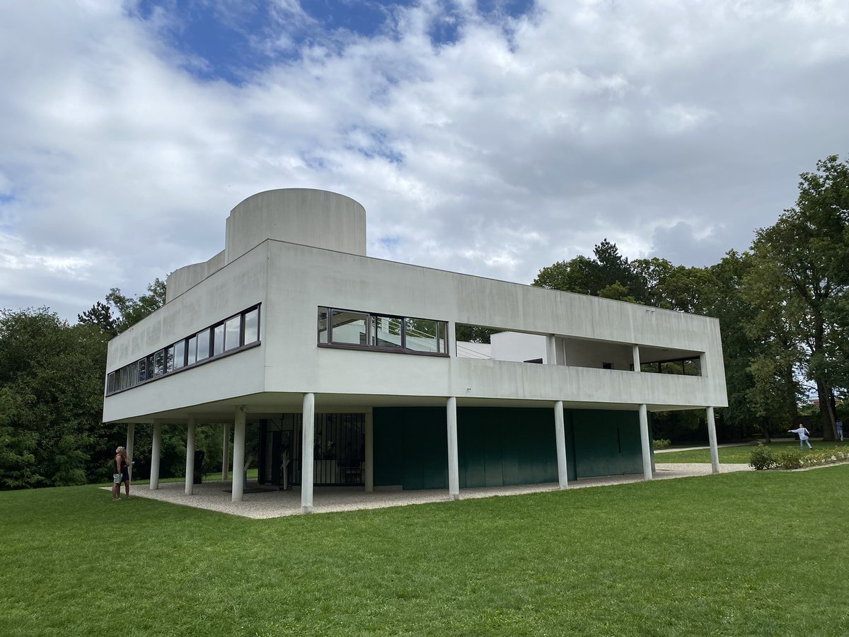 macooooto's tweet photo. コルビュジェをひたすら巡る一��。人の想いを載せた建築は時を超える。名建築を残したいのなら、設計者は自分とクライアントと作り手の強い想いを載せられるだけ載せて、アテンダントとして具現化する為に頑張るべし。と改めて想う。パースや図面を描いて終わりではないのだ。 #建築 #LeCorbusier https://t.co/5rOrIoJwGU