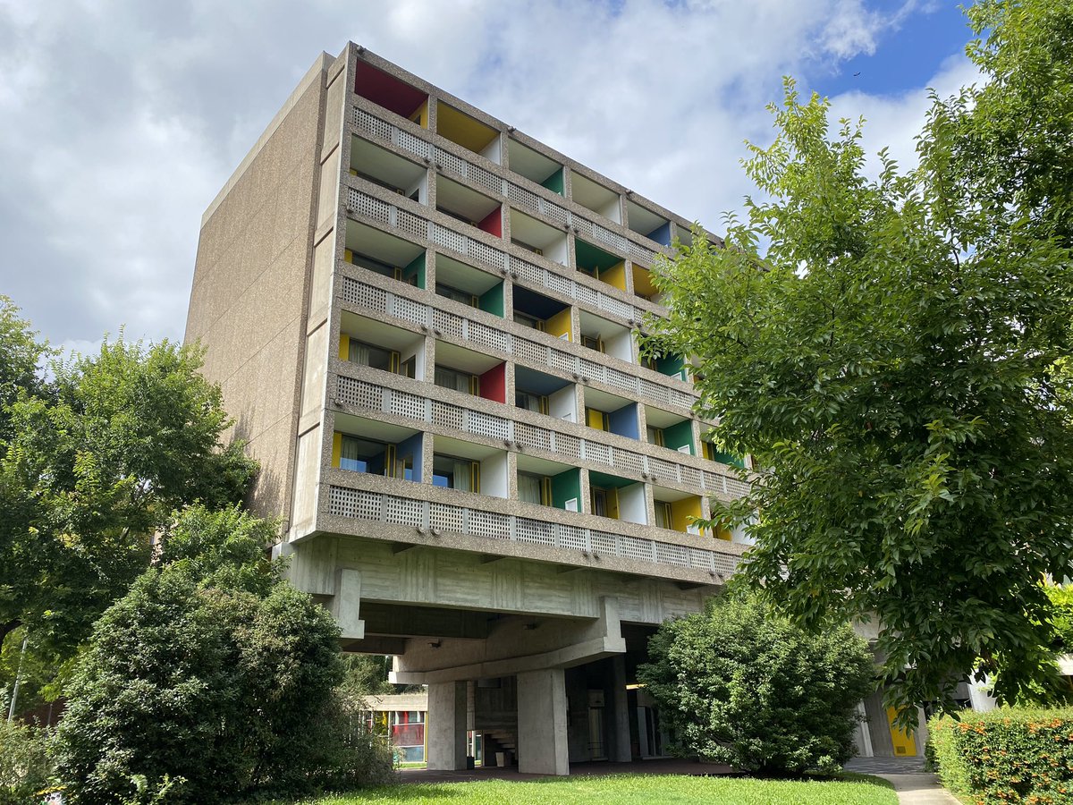 macooooto's tweet photo. コルビュジェをひたすら巡る一��。人の想いを載せた建築は時を超える。名建築を残したいのなら、設計者は自分とクライアントと作り手の強い想いを載せられるだけ載せて、アテンダントとして具現化する為に頑張るべし。と改めて想う。パースや図面を描いて終わりではないのだ。 #建築 #LeCorbusier https://t.co/5rOrIoJwGU
